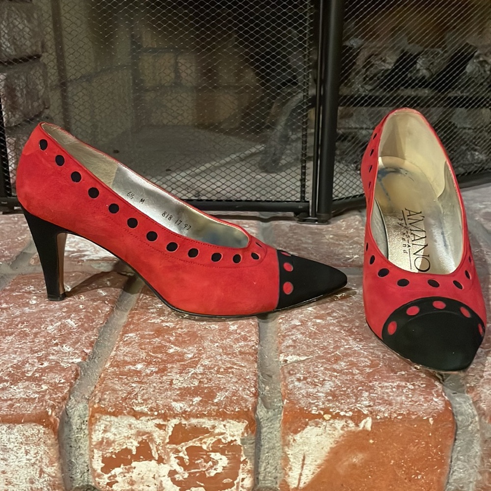 Red Pump - image 2